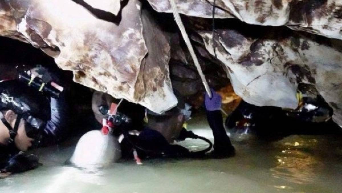 Impactantes imágenes: Así es la cueva en Tailandia donde 12 niños futbolistas siguen atrapados