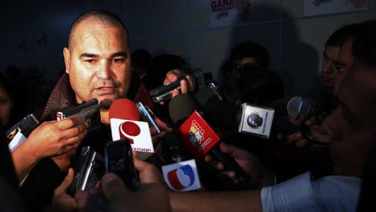 Chilavert se pelea en aeropuerto con empresario argentino