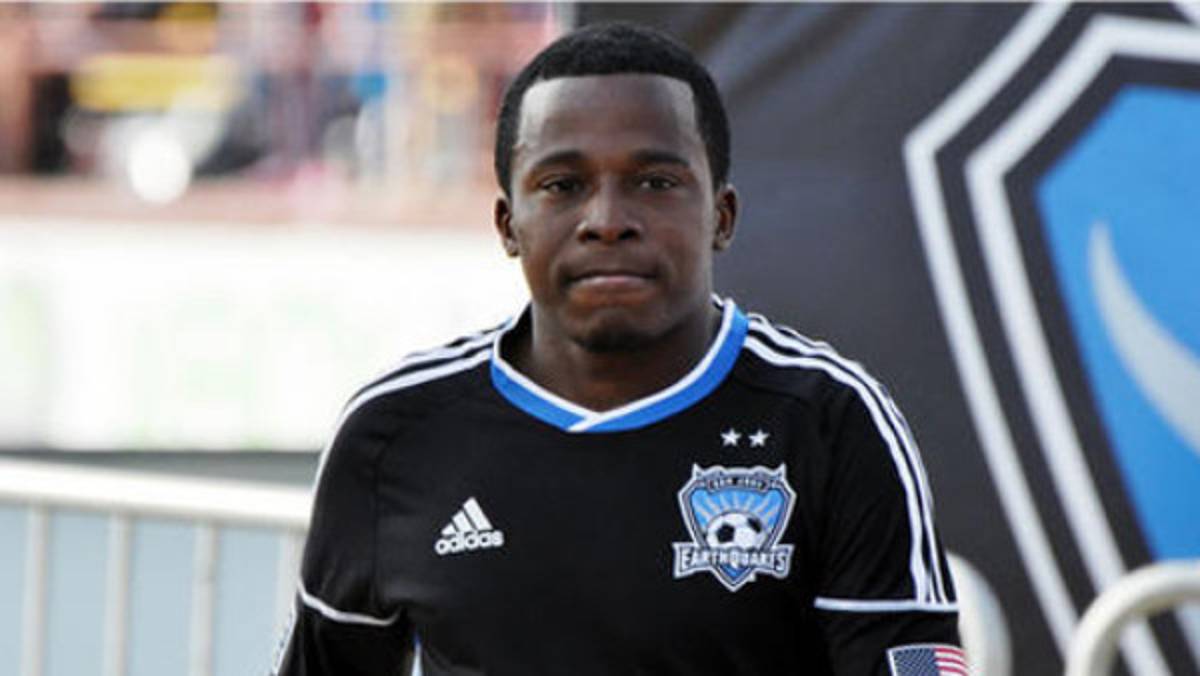 Marvin Chávez seguirá un mes más de baja