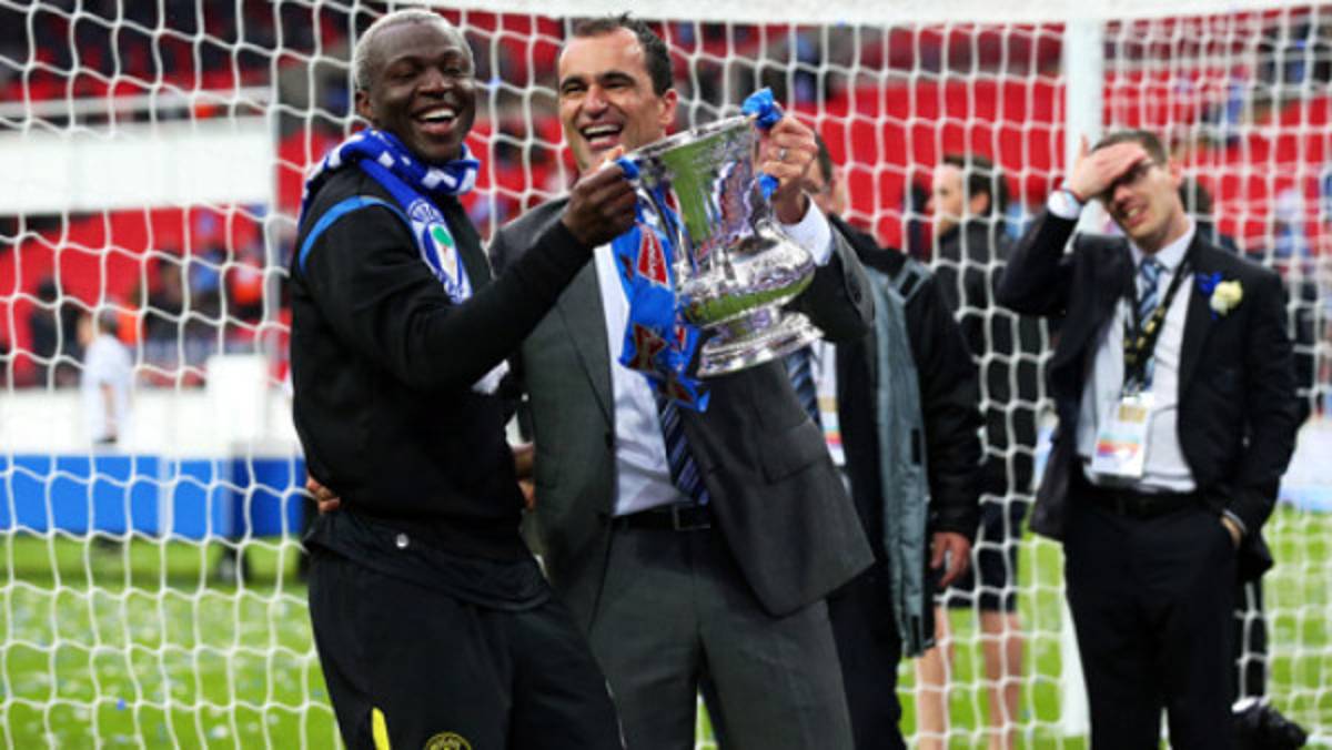 El Everton de Roberto Martínez se refuerza con Arouna Kone