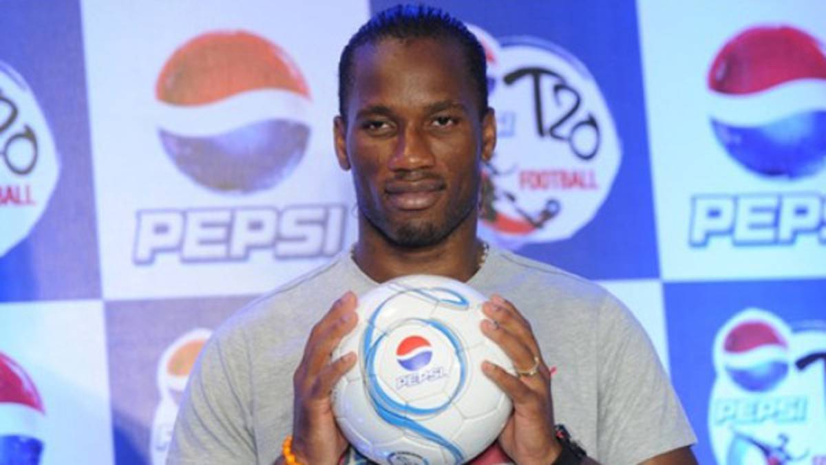 Drogba firmó con el Shanghai Shenhua