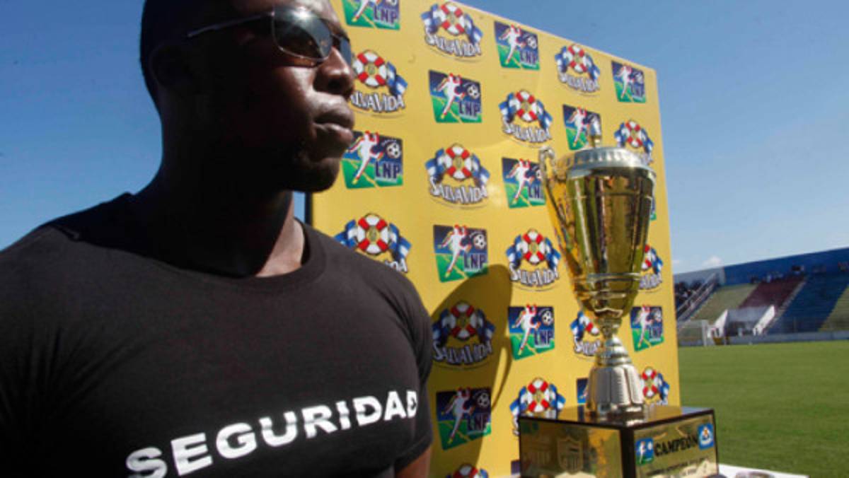 La Copa se paseó por el estadio de La Ceiba