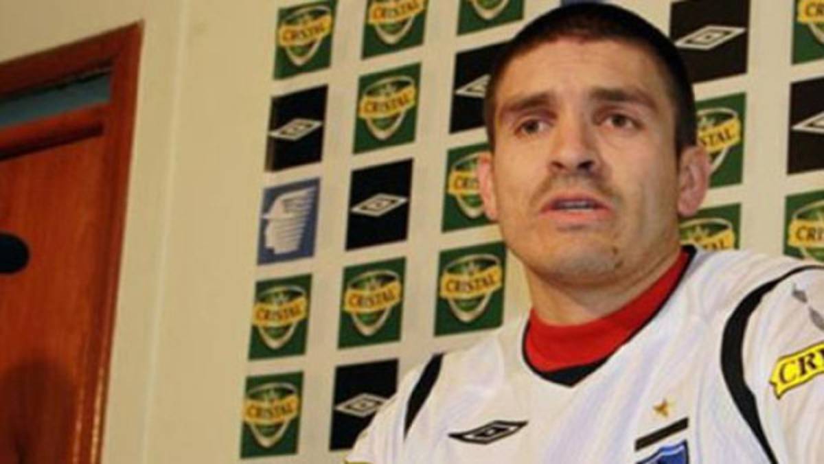 Chileno ya no jugará con La Máquina
