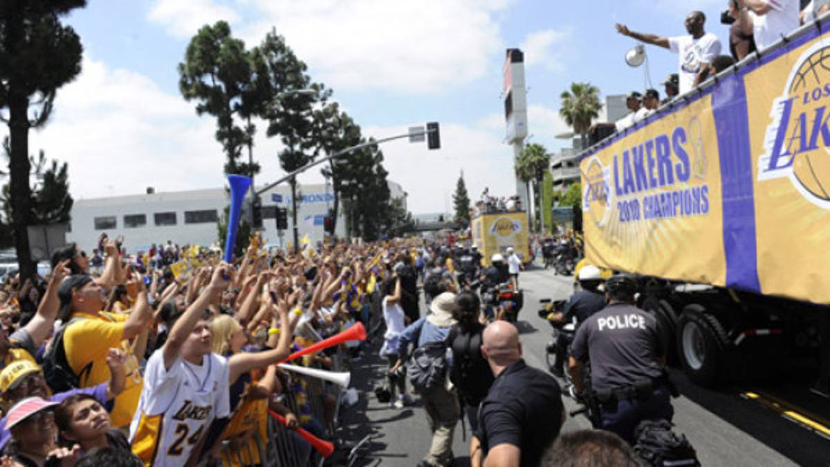 Los campeones celebraron con su gente