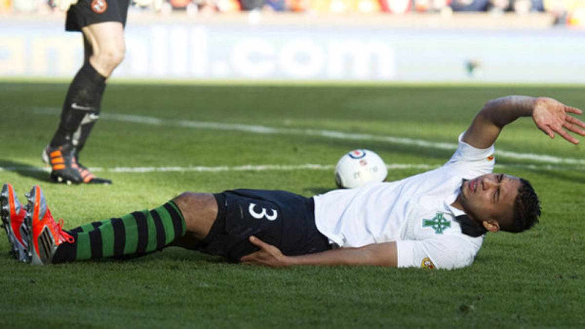 Emilio Izaguirre se lesiona en partido del Celtic