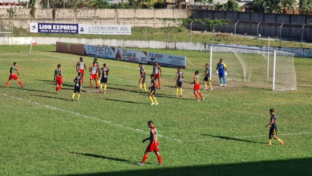 Fotos del Ascenso: Presidente del Savio subido en un muro, fila con examen covid y medidas de bioseguridad