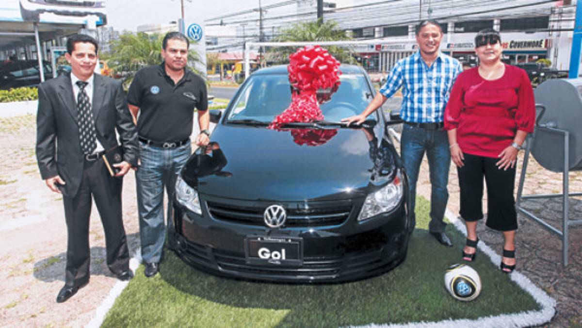 Don Porfirio se llevó el carro para La Ceiba