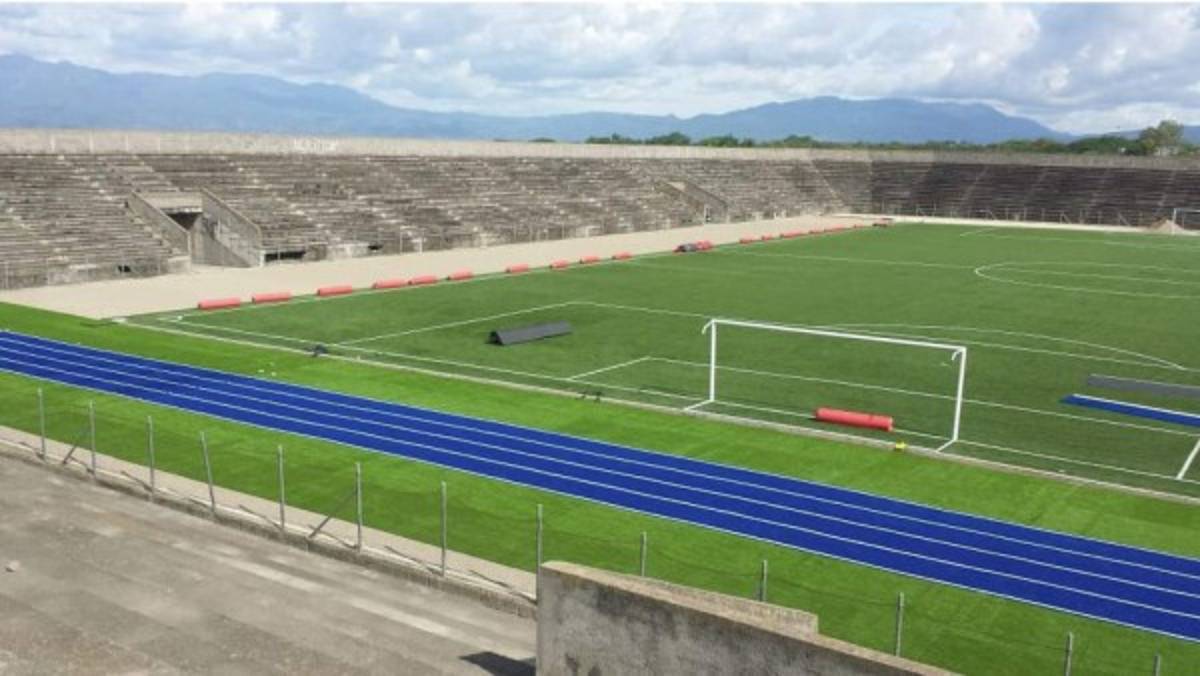 ¡Irreconocible! Con grama sintética y pista olímpica, así marcha la remodelación al estadio Roberto Suazo Córdova de La Paz