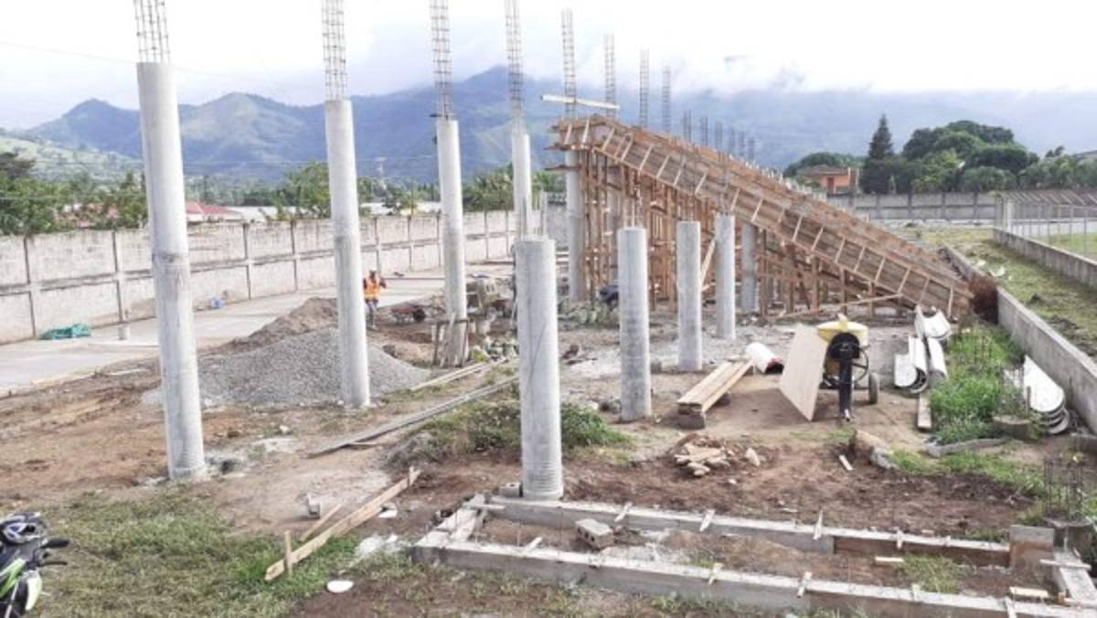 Nueva gradería, sala de conferencia y mejor cancha: Así va quedando el estadio de Tocoa