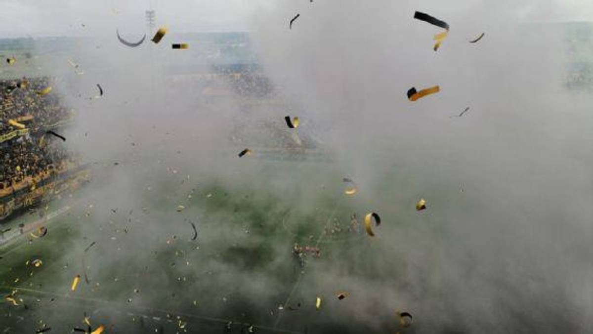 Un infierno: Peñarol se consagró campeón de Uruguay tras vencer a Fénix y así fue la tremenda celebración