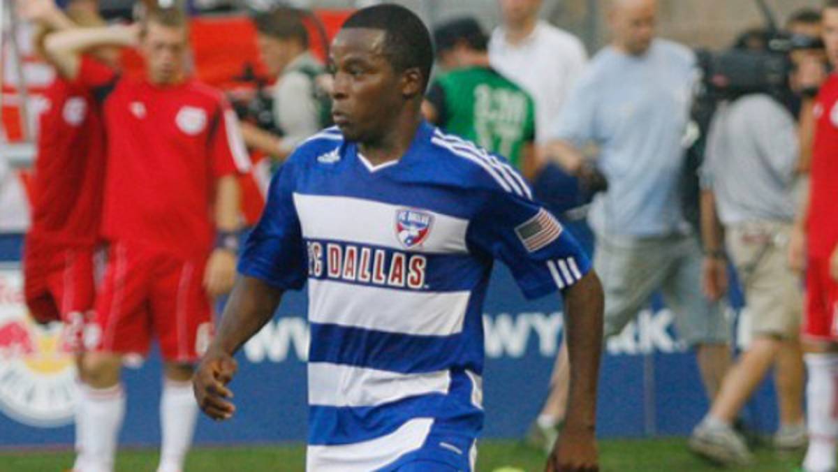 Marvin Chávez no pudo con la aplanadora mexicana