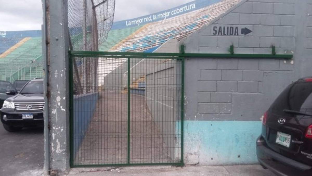 Realizan arreglos al estadio Nacional previo a la final Motagua-Saprissa