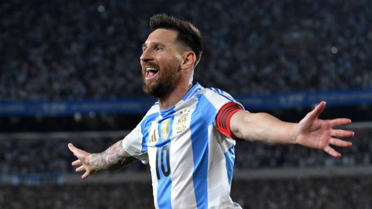 El motivo por el que Messi no se llevó la pelota tras el hattrick con Argentina: quién la tiene y el mensaje de Antonela