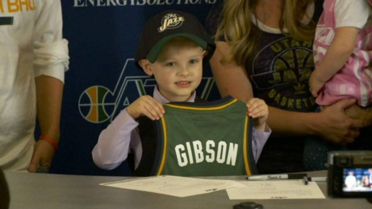 Utah Jazz fichó a un niño con leusemia