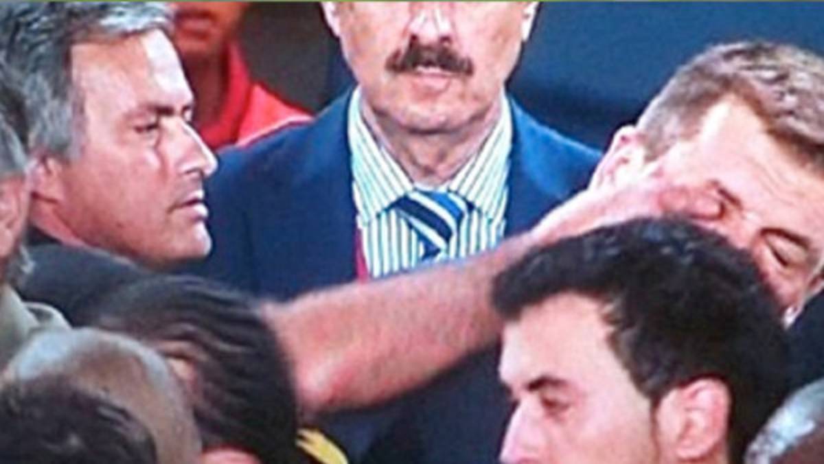 Mourinho es suspendido con dos partidos