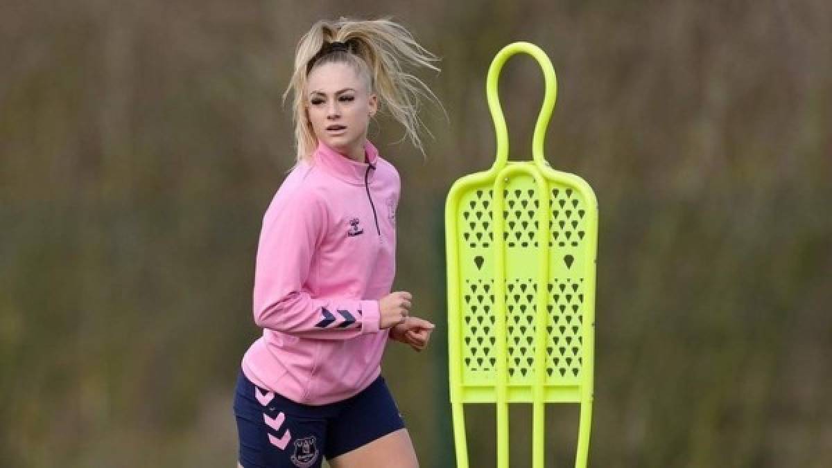 Alisha Lehmann, la nueva crack del Everton femenino que cautivó a James... ¡pero hay un detalle!