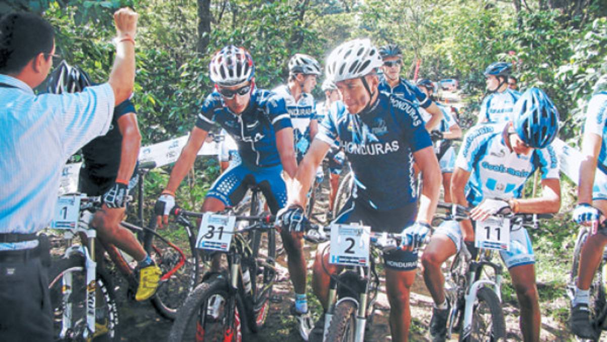 Ciclistas de Honduras regresan con oro y plata de El Salvador