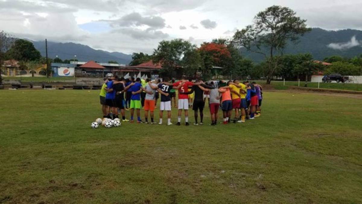 RUMORES+FICHAJES: Erick Andino se iría a Europa y Wilmer Cruz busca portero