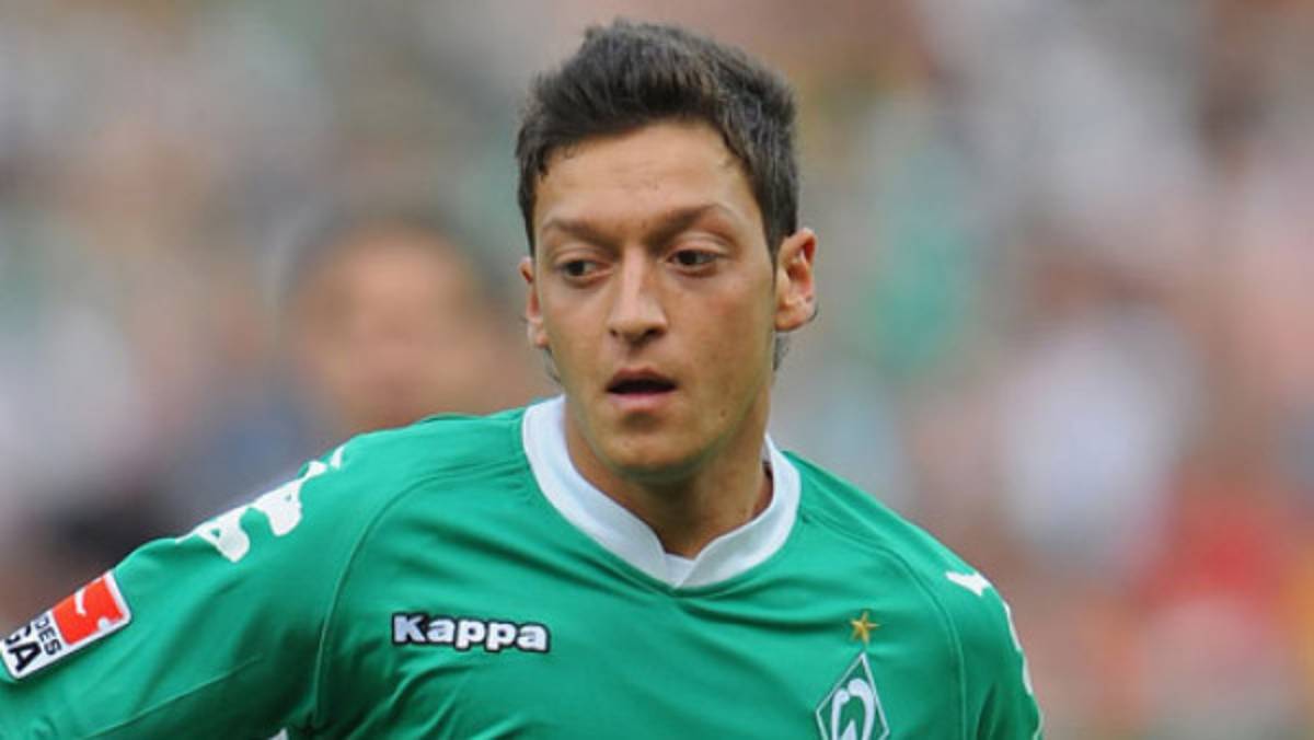 Özil no jugaría el miércoles con Bremen