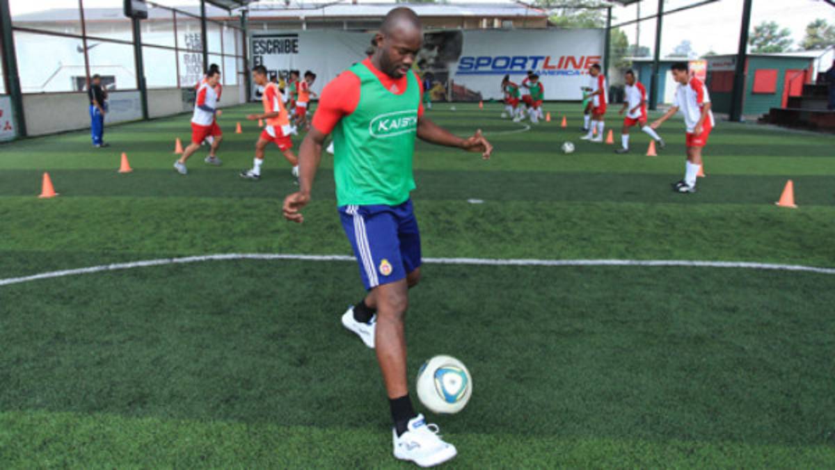 Osman Chávez entrenó con el Platense en San Pedro Sula