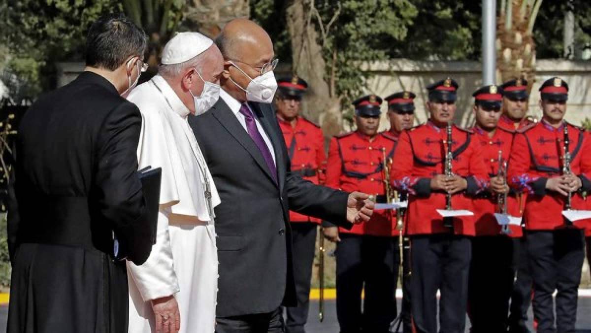 Una locura: 10 mil hombres custodian la histórica y tensa visita del papa Francisco a Irak