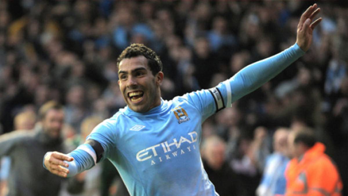 Tévez sería compañero de Roberto Carlos y Samuel Eto'o