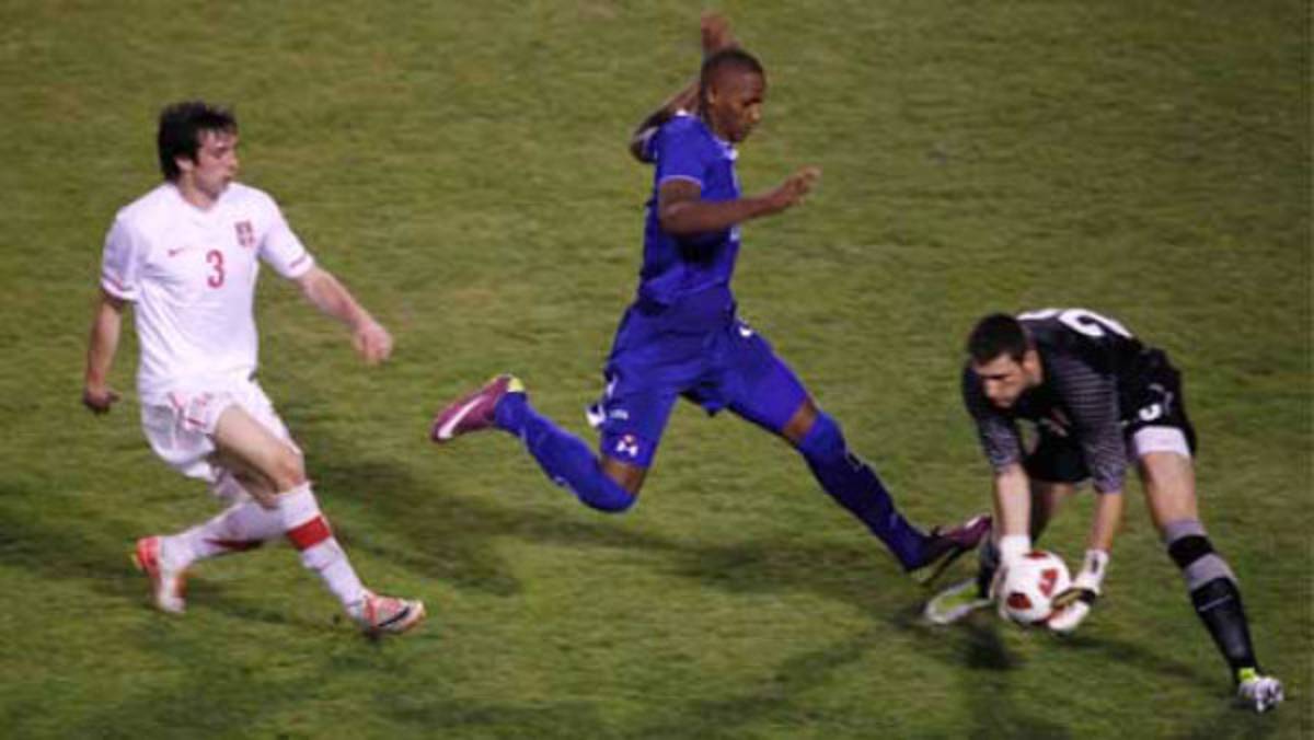 Honduras le gana a Serbia
