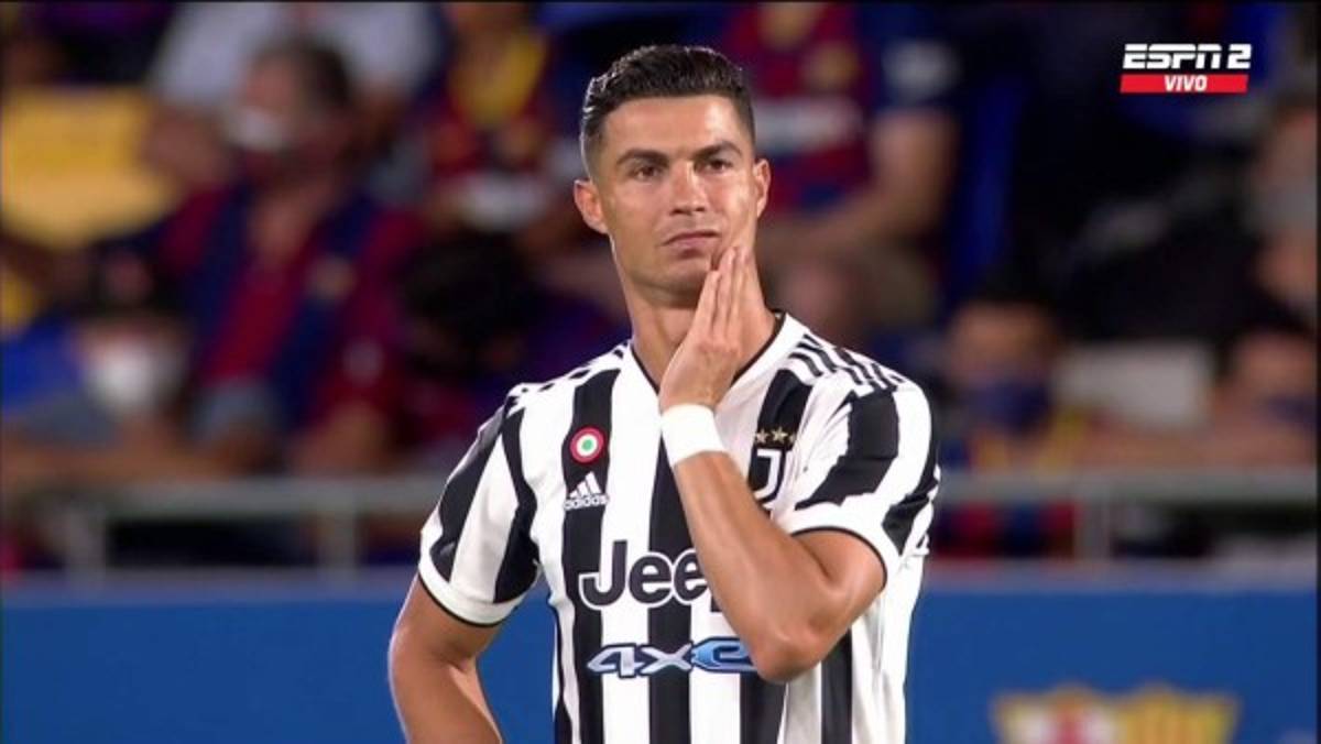 Abandona la premiación del Barcelona tras ser abucheado, los gestos de Cristiano y así fue captada Shakira