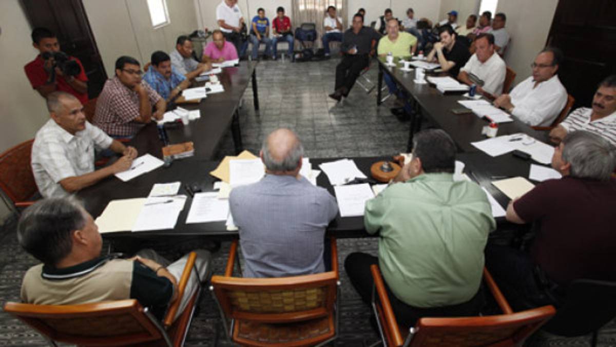 El tico Kentón capacitará a hondureños