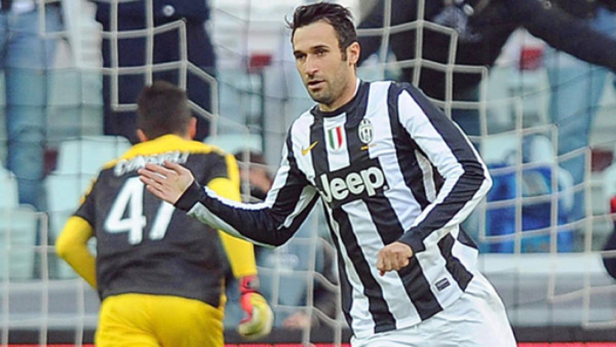 VIDEO: La inoportuna acción de Vucinic que valió tercer gol de Juventus