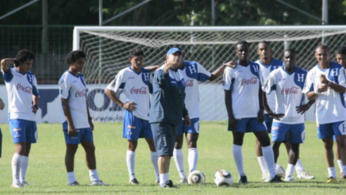 Omán sería rival de la Bicolor