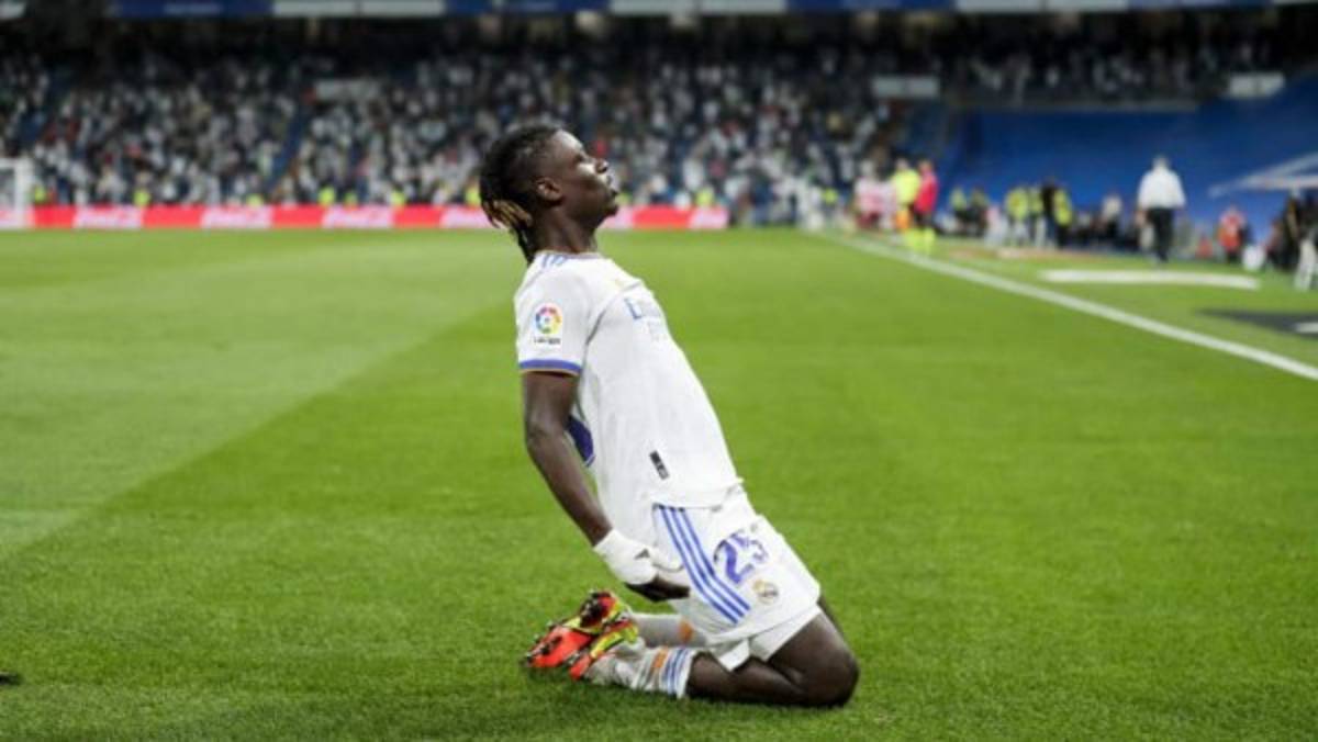 Solo cuatro superan los 20 años: las nuevas caras del Barcelona y Real Madrid que debutarían en El Clásico