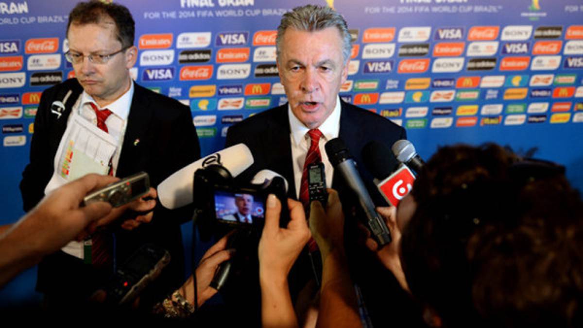Hitzfeld critica jugar con Honduras en la selva