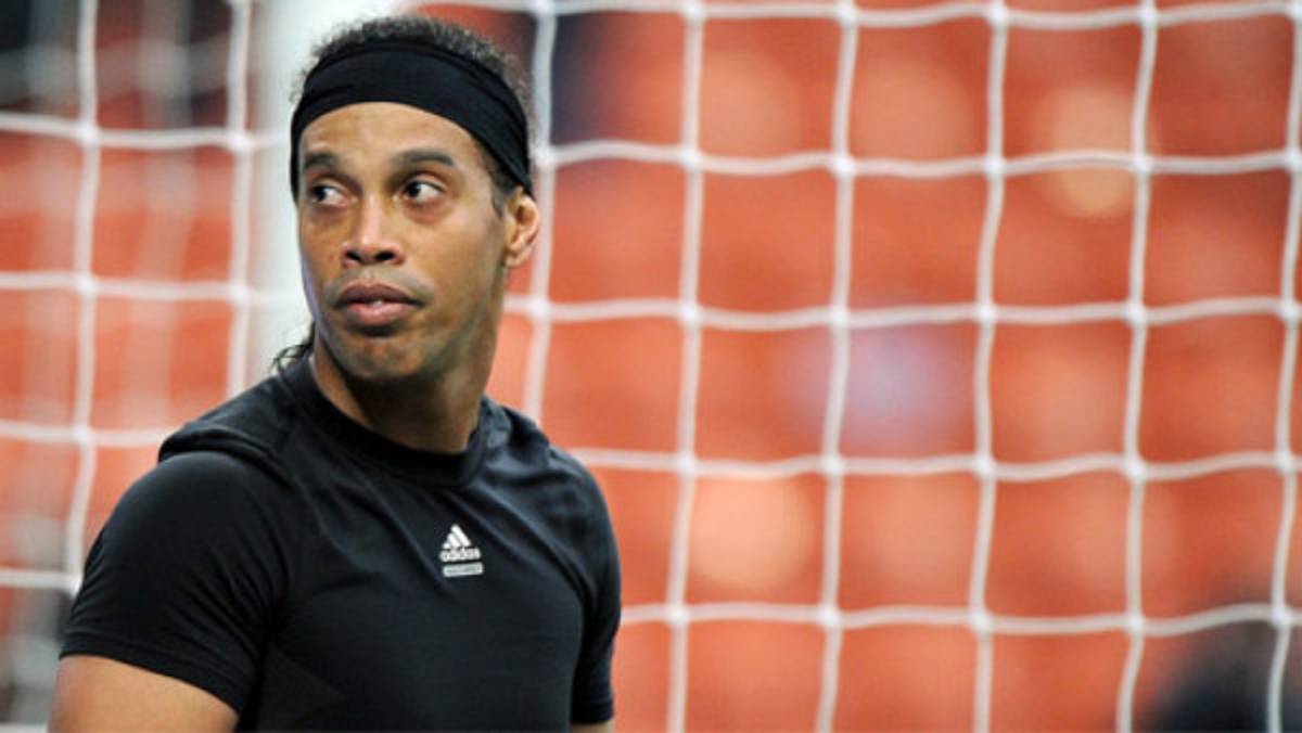Dinho se lesionó y no jugará la Emiratos