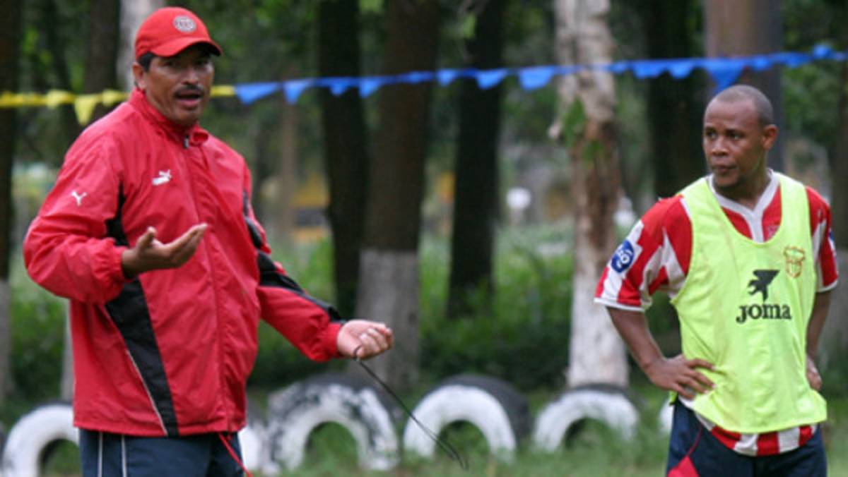 Carlos Martínez confirma por qué separó al 'Muñi' y Altamirano