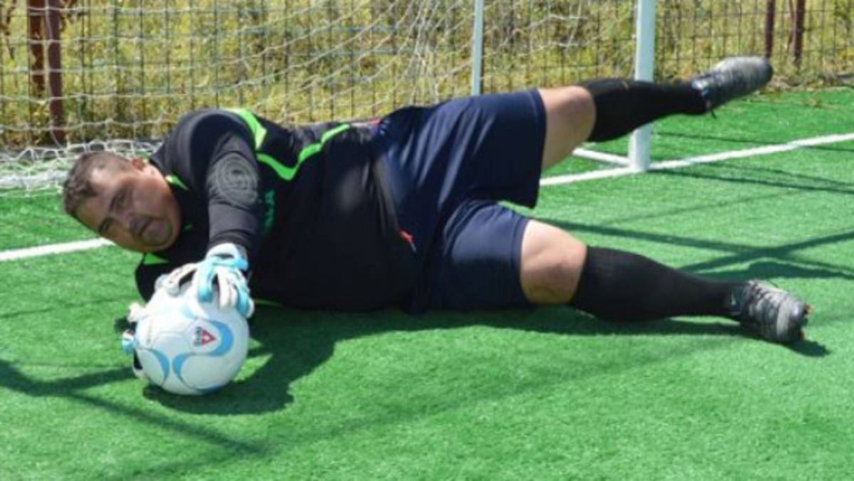 El portero más gordo del mundo quiere jugar en primera