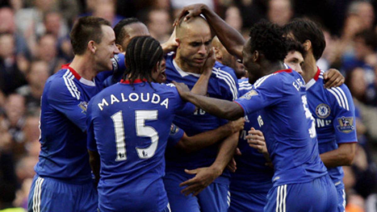 Chelsea consolidó el liderato, Liverpool en baja