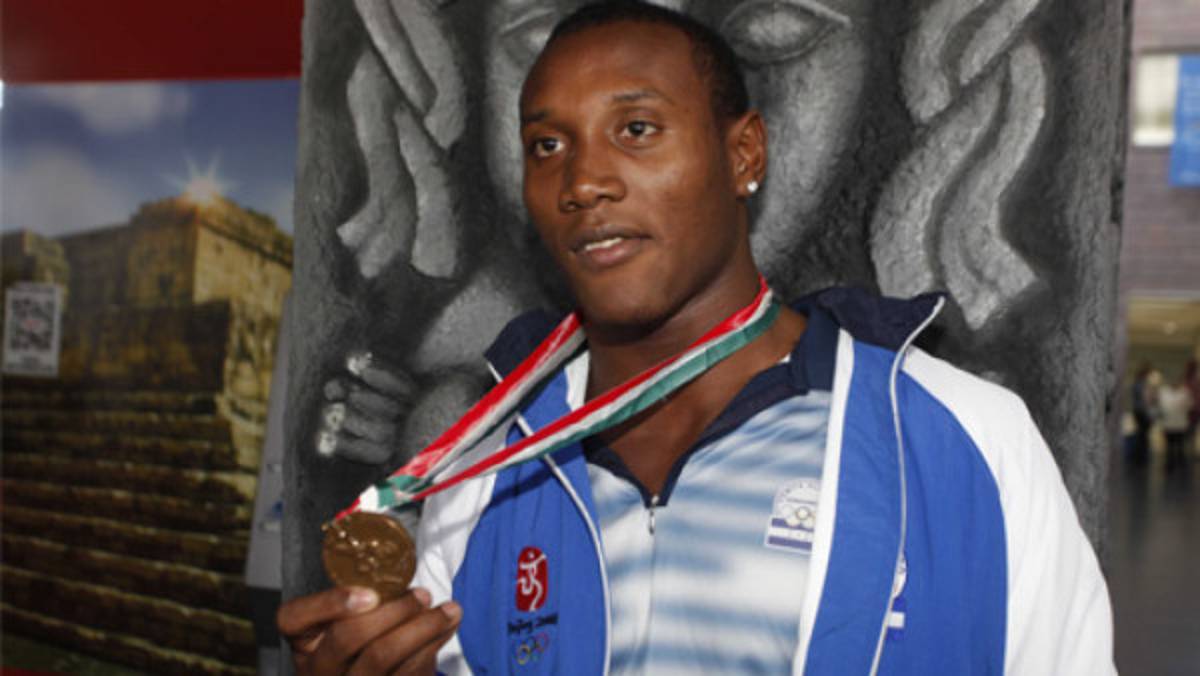 Atleta hondureño retornó del Mundial de Lucha con medalla de bronce