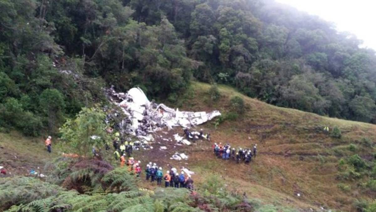 Terribles fotos del avión que se estrella con el club Chapecoense