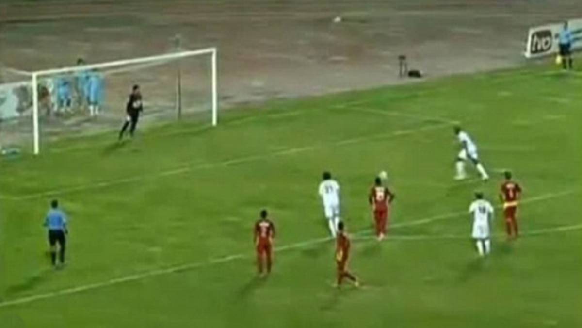 Portugués Boa Morte ejecuta uno de los penales más raros de la historia