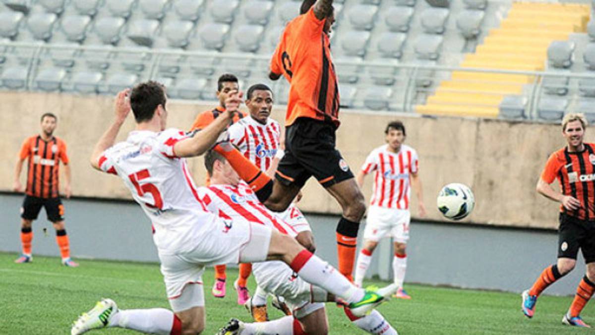 Garrido jugó de titular contra el Shakhtar