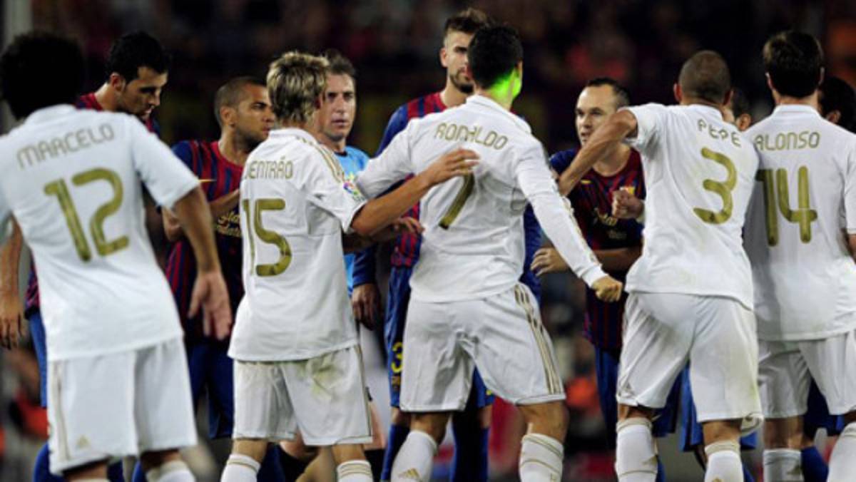 Mujeres ligan mientras sus maridos ven Real Madrid-Barcelona