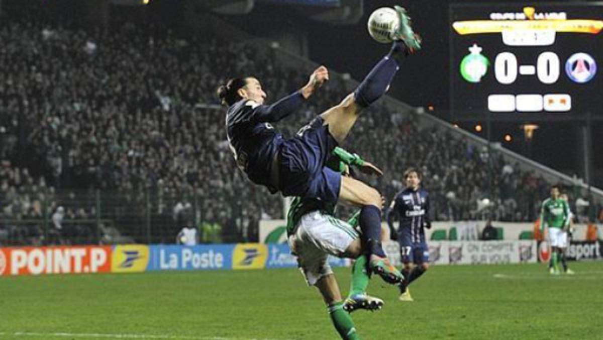 Chilena fallida de Ibrahimovic, al tratar de repetir golazo ante Inglaterra