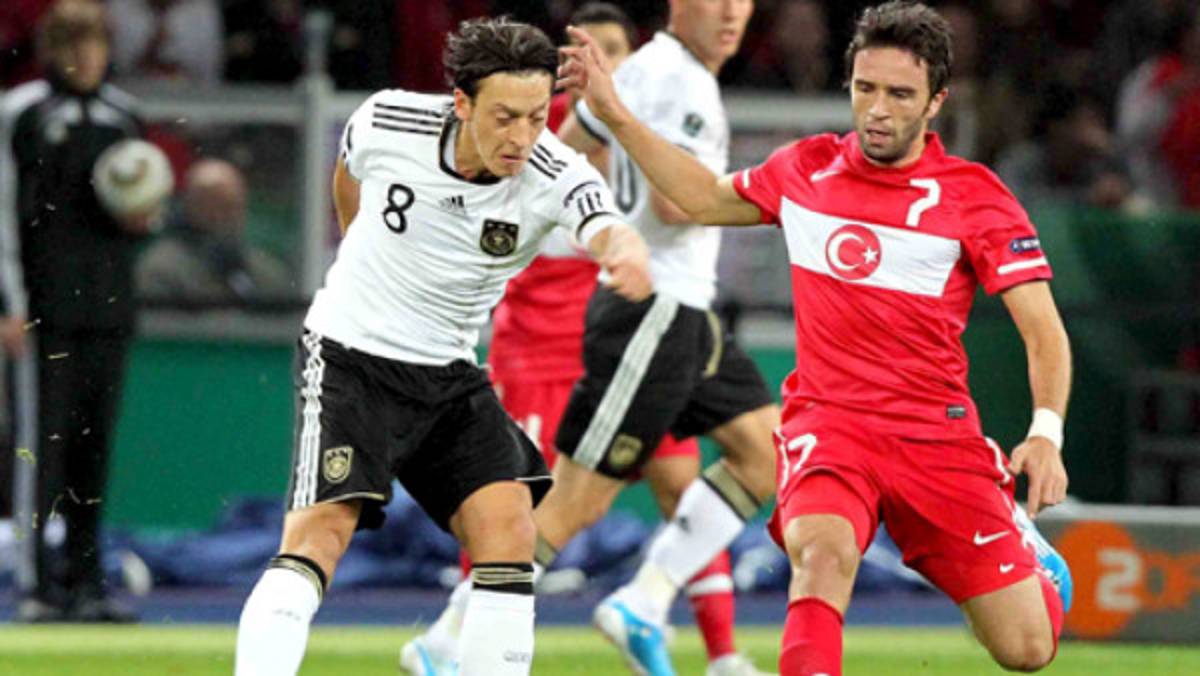 Özil no estaría contra Kazajistán