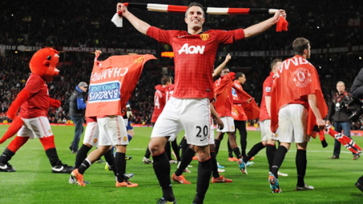 Van Persie: 'He tenido que esperar tanto para levantar mi primer título”
