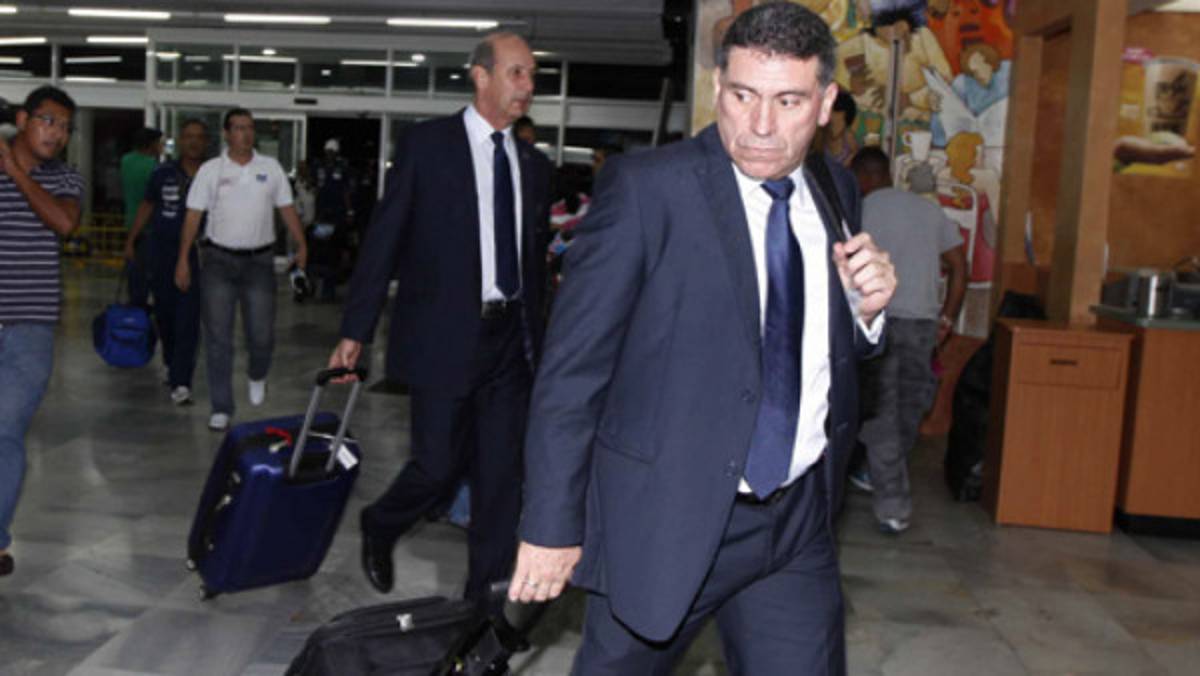 Luis Suárez viaja para espiar a México y EUA