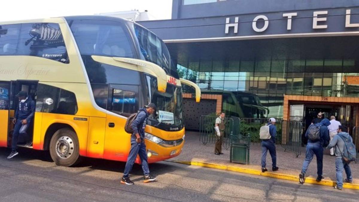 Honduras arriba a Temuco en vuelo chárter para enfrentar a Chile