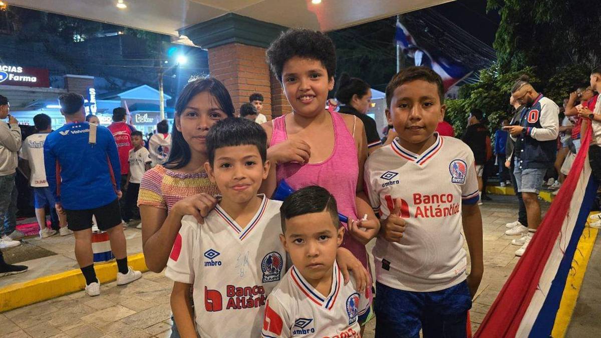 Fiesta Blanca: El banderazo de la Ultra Fiel, la actitud de los jugadores del Olimpia y el mensaje de Rafa Villeda para su afición