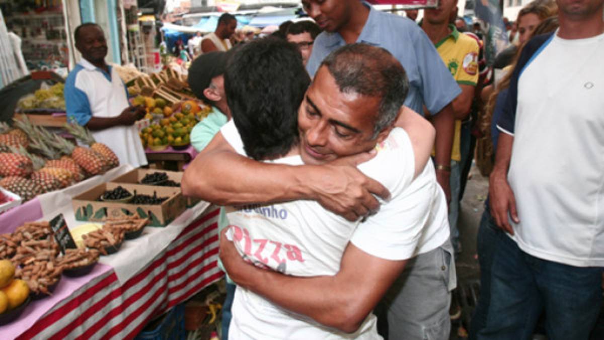 Romario y Bebeto dejan el fútbol por la política
