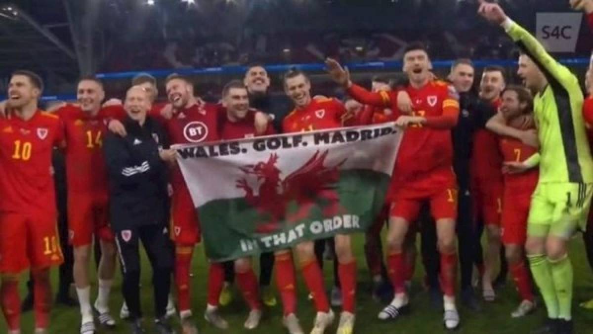 Bale celebra la clasificación a la Eurocopa 2020 con la bandera que se burla del Real Madrid